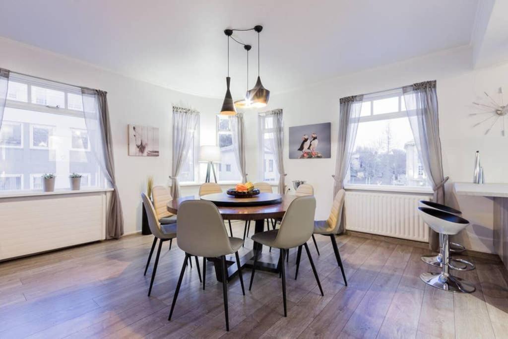 Superb Central Location, No Car Needed - Spacious Akureyri Exteriör bild