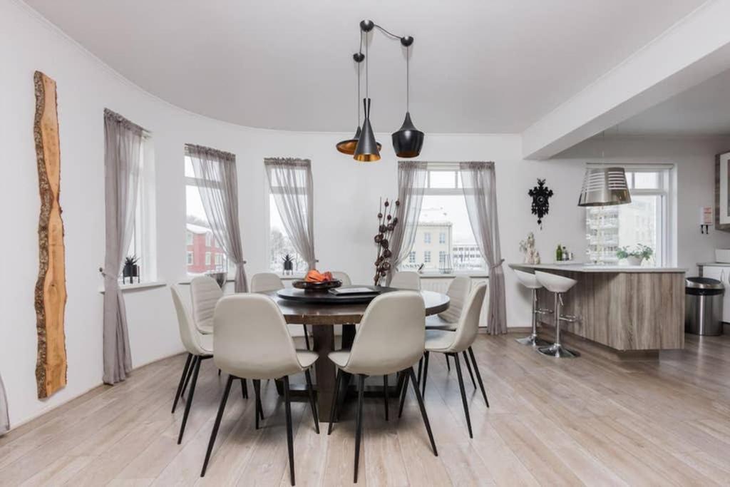 Superb Central Location, No Car Needed - Spacious Akureyri Exteriör bild